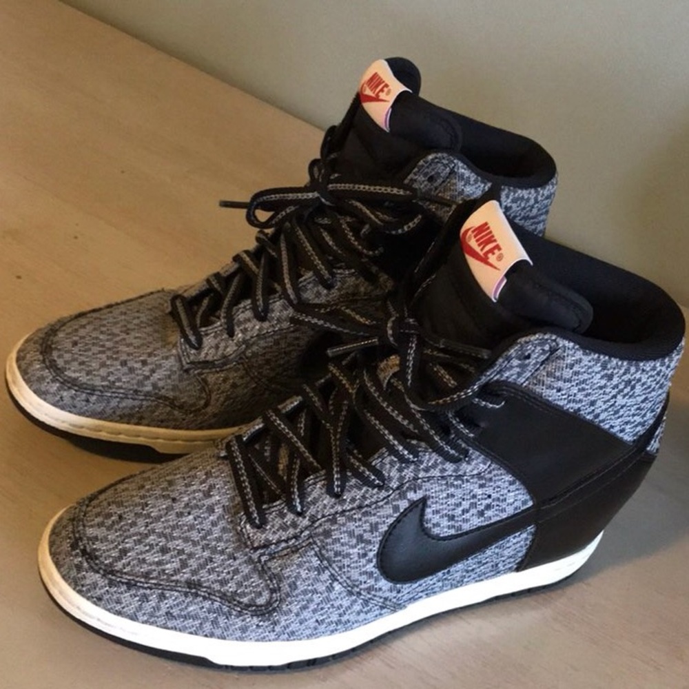 BRAND NEW IN BOX: Nike Women’s Dunk Sky Hi Textile
